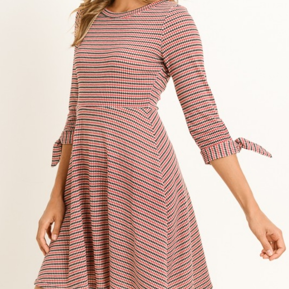 Houndstooth Dress - Picture 2 of 3